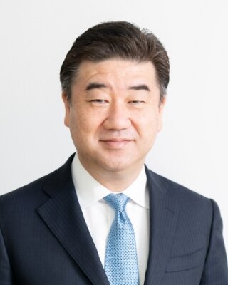 尾﨑俊也 代表取締役社長（執行役員）